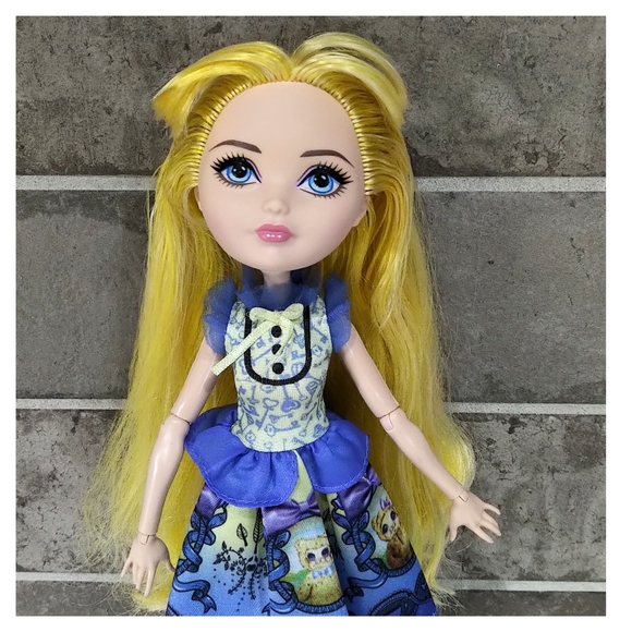 Ever After High Doll Blondie Lockes - Signature Royals - 2013 - Picture 2 of 5